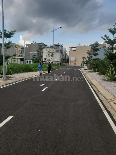 Bán gấp 5 lô đất MT Nguyễn Xí, Bình Thạnh -sổ riêng, lô 105m2 giá 2tỷ2