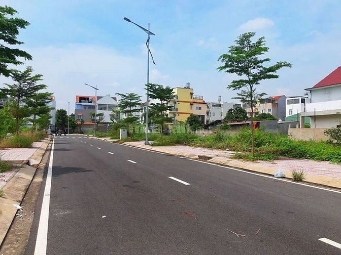 Bán gấp 5 lô đất MT Nguyễn Xí, Bình Thạnh -sổ riêng, lô 105m2 giá 2tỷ2
