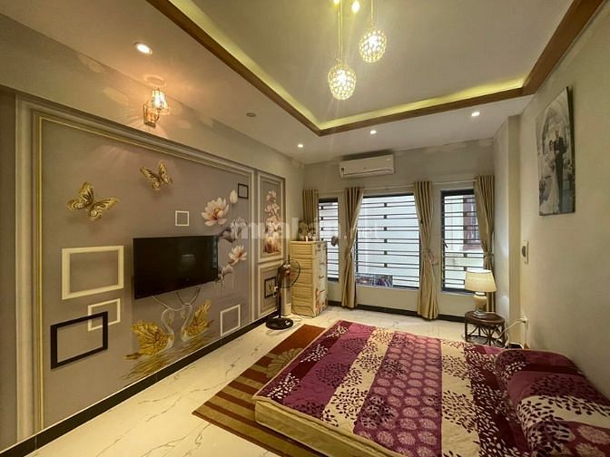 Bán nhà Mặt ngõ An Sơn giá 3.3 tỷ, 32m2, xây 5 tầng, ở được luôn.