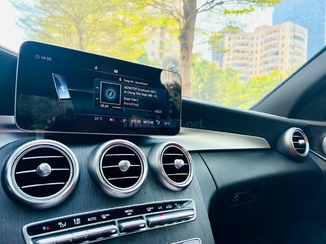 Mercedes_BenZ C300 AMG Model 2019 Trắng Đỏ 