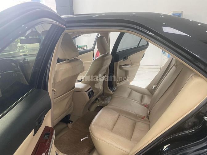 Bán Toyota Camry 2.0E, sản xuất và đăng ký cuối 2014, 1 chủ từ đầu.