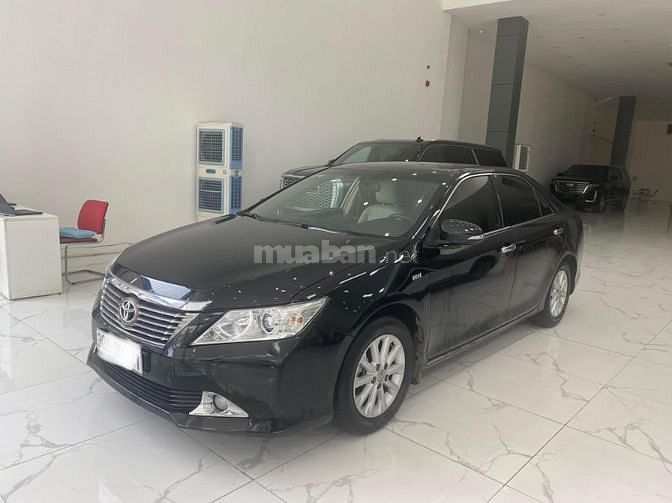 Bán Toyota Camry 2.0E, sản xuất và đăng ký cuối 2014, 1 chủ từ đầu.