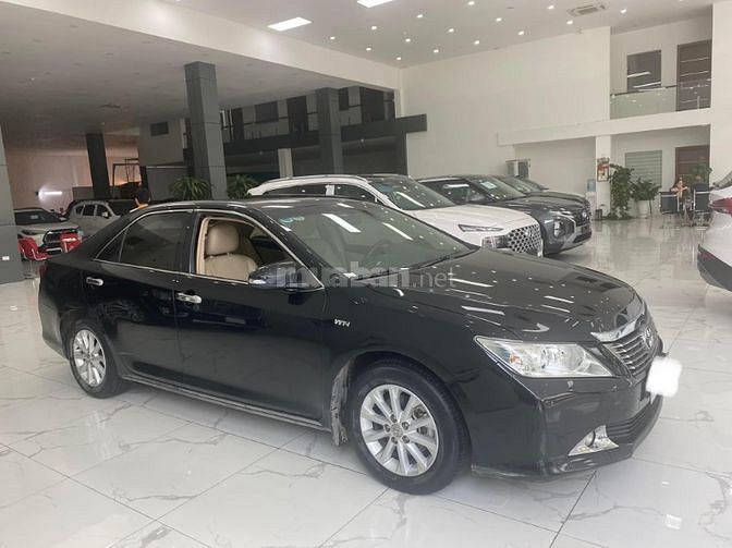 Bán Toyota Camry 2.0E, sản xuất và đăng ký cuối 2014, 1 chủ từ đầu.
