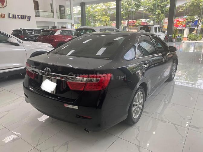 Bán Toyota Camry 2.0E, sản xuất và đăng ký cuối 2014, 1 chủ từ đầu.