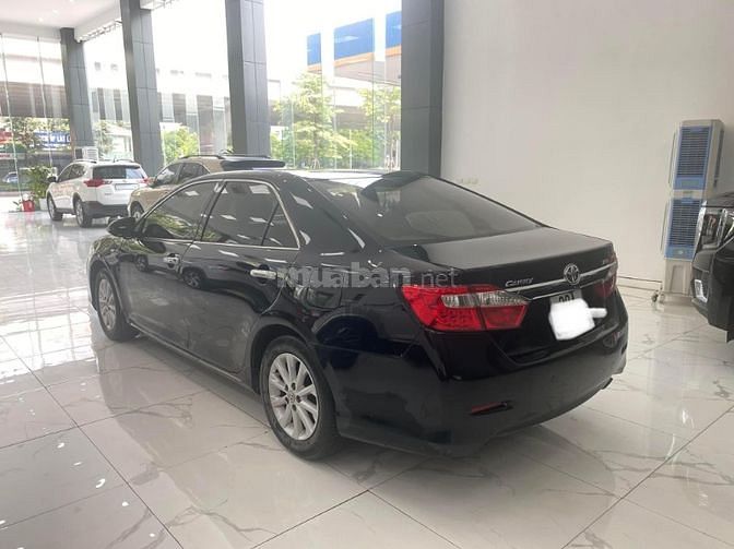 Bán Toyota Camry 2.0E, sản xuất và đăng ký cuối 2014, 1 chủ từ đầu.
