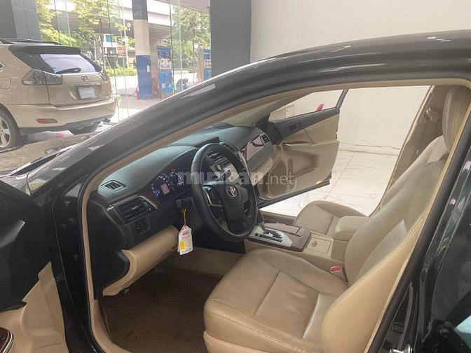 Bán Toyota Camry 2.0E, sản xuất và đăng ký cuối 2014, 1 chủ từ đầu.