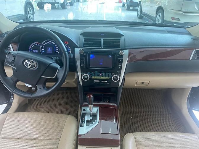 Bán Toyota Camry 2.0E, sản xuất và đăng ký cuối 2014, 1 chủ từ đầu.