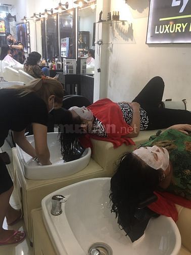 Tuyển thợ gội đầu.hoá chất yêu đào tạo thêm