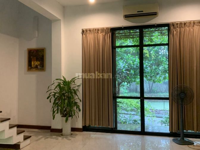 Biệt thự sân vườn tại Minh Trí