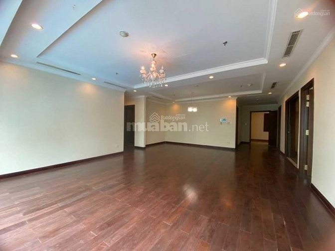 KẸT TIỀN BÁN LỖ CĂN VINCOM CENTER, ĐỒNG KHỞI 203M2, VINCOME CENTER Q1