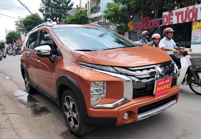 XPANDER CROSS lướt nhẹ 6 ngàn km