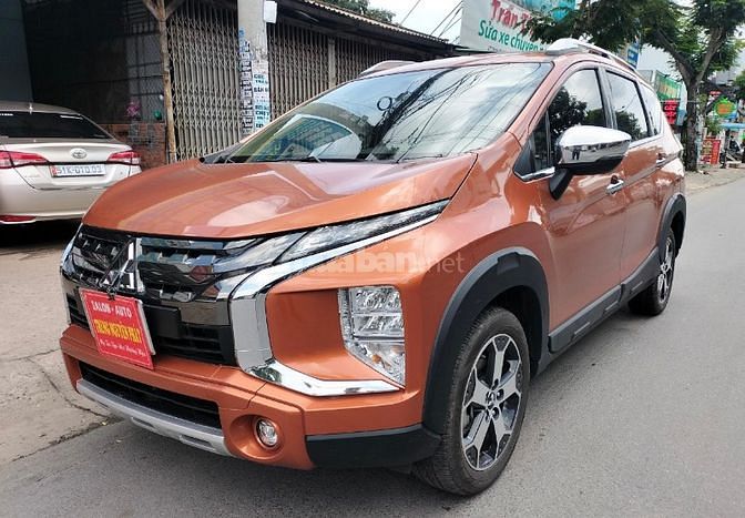 XPANDER CROSS lướt nhẹ 6 ngàn km