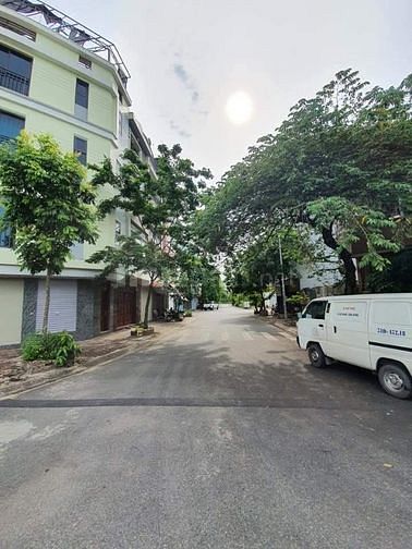 Bán 70m2 đất khu Tđc Giang Biên , giá 9.5 tỷ