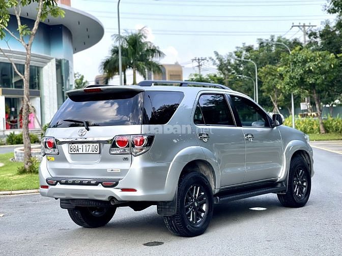 CẦN BÁN GẤP CHIẾC FORTUNER 2.7V AT 2016 SIÊU ĐẸP.