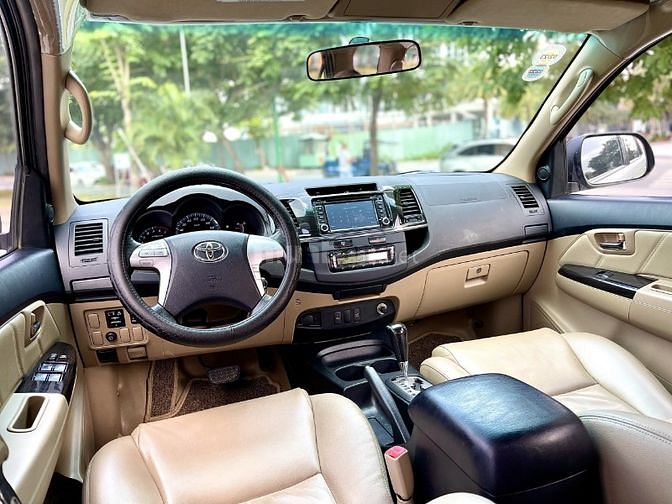 CẦN BÁN GẤP CHIẾC FORTUNER 2.7V AT 2016 SIÊU ĐẸP.