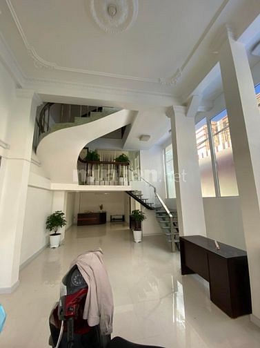 Nhà Măt Tiền, Nguyễn Tiểu La,dt: 70 m2, giá 21,5 tỷ,Phường 8, Quận 10.
