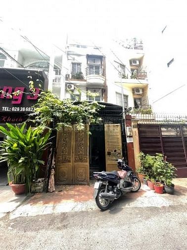 Bán nhà 740/9C Sư Vạn Hạnh hẻm 7m thông . DT: 4 x 18m,3 lầu, 7PN, 7WC.