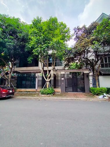 Bán nhà BT mặt phố Thọ Tháp, khu ĐT Dịch Vọng, Cầu Giấy. Giá 57 tỷ