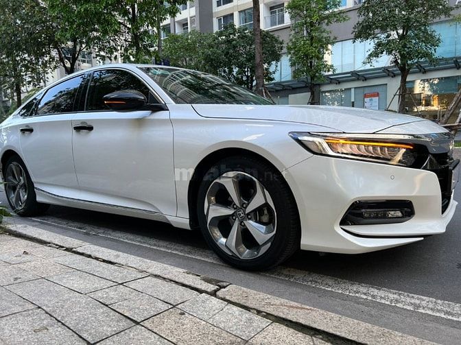 Bán xe New Honda Accord Sensing SX 2022 màu trắng nhập Thái