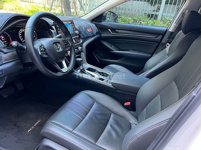 Bán xe New Honda Accord Sensing SX 2022 màu trắng nhập Thái