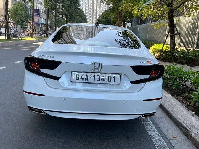 Bán xe New Honda Accord Sensing SX 2022 màu trắng nhập Thái