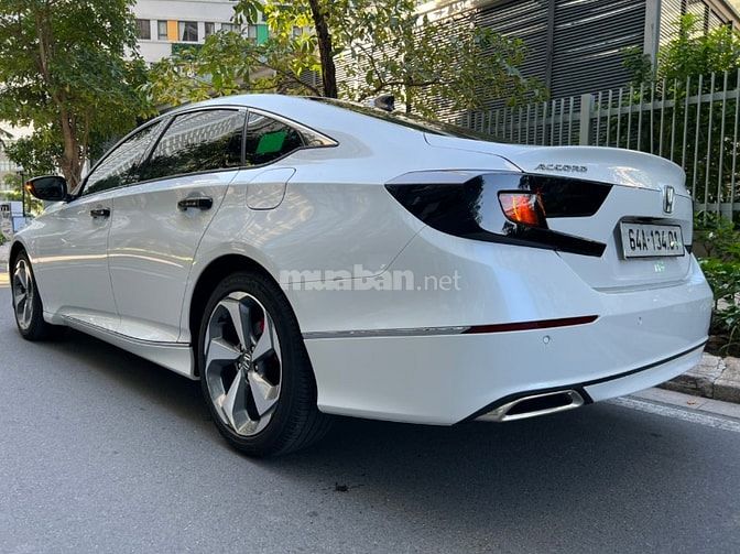 Bán xe New Honda Accord Sensing SX 2022 màu trắng nhập Thái