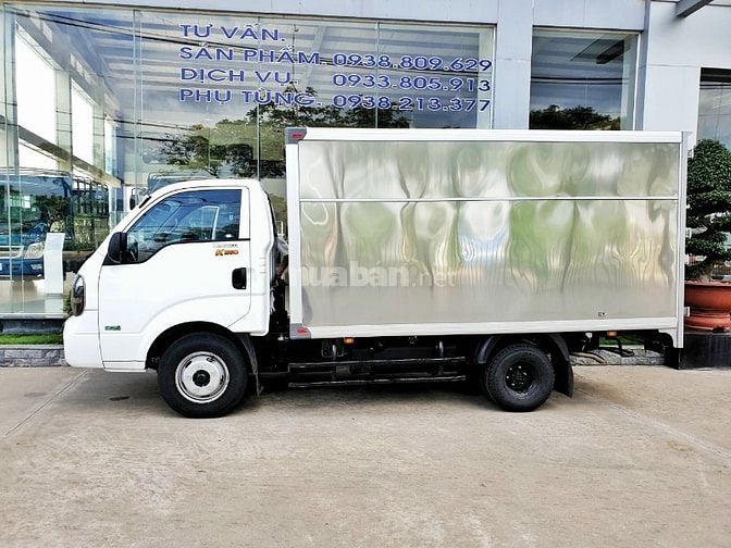 Xe tải Kia K250 tải trọng 2.4 tấn thùng dài 3.5m động cơ Hyundai 2022