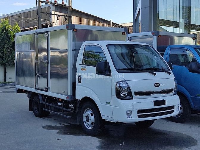 Xe tải Kia K250 tải trọng 2.4 tấn thùng dài 3.5m động cơ Hyundai 2022