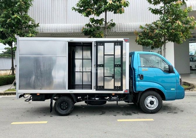 Xe tải Kia K250 tải trọng 2.4 tấn thùng dài 3.5m động cơ Hyundai 2022