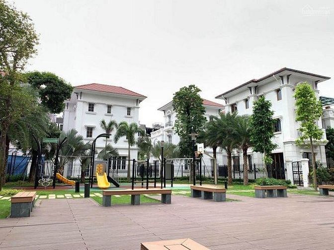 Bán biệt thự VIP đơn lập lô góc embassy tây hồ tây, 240m2