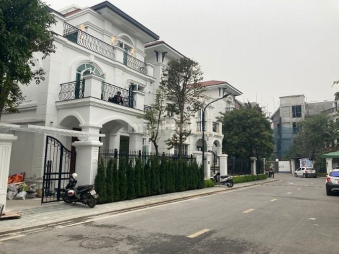Bán biệt thự VIP đơn lập lô góc embassy tây hồ tây, 240m2