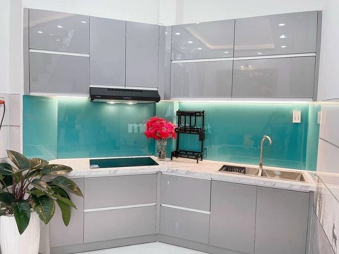 Bán căn nhà đường Cách Mạng Tháng 8, Quận 10, vị trí đẹp, giá tốt