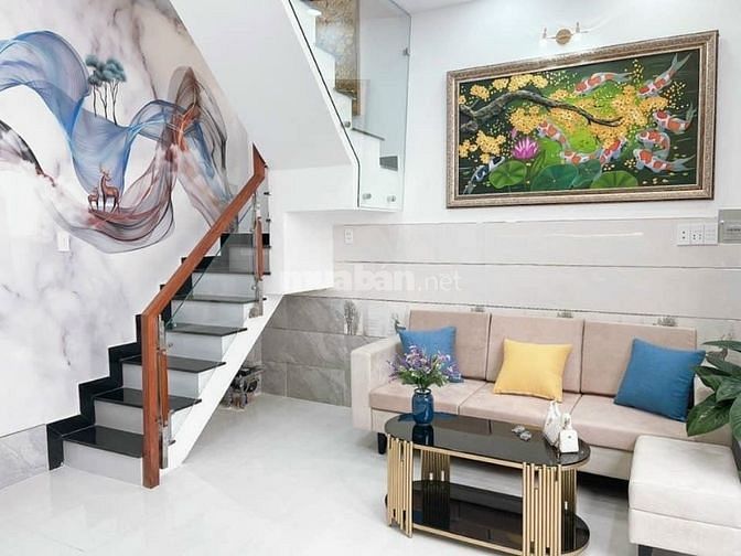 Bán căn nhà đường Cách Mạng Tháng 8, Quận 10, vị trí đẹp, giá tốt