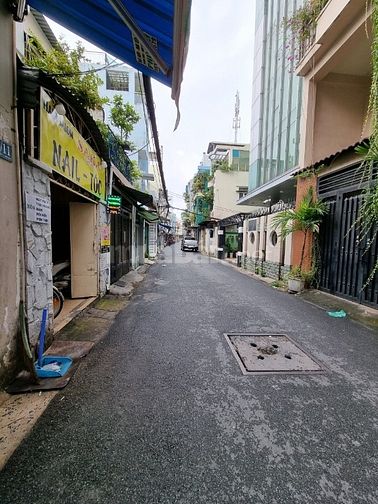 Bán nhà 3 mặt tiền hẻm xe hơi Nguyễn Đình Chiểu, P. 3, Q. Phú Nhuận
