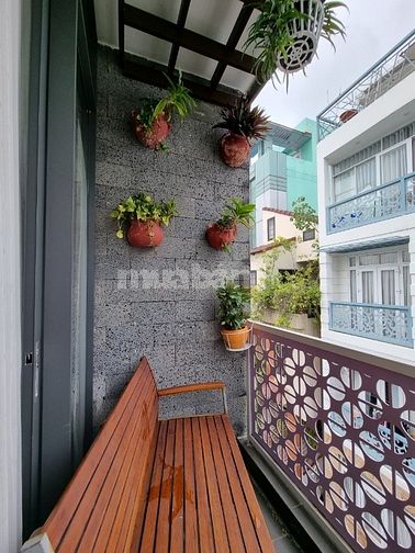 Bán nhà 3 mặt tiền hẻm xe hơi Nguyễn Đình Chiểu, P. 3, Q. Phú Nhuận