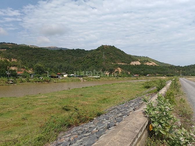 Bán lô đất sát đường Bờ kè Sông Tắc, Đồng Nhơn, Vĩnh Trung, Nha Trang