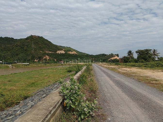 Bán lô đất sát đường Bờ kè Sông Tắc, Đồng Nhơn, Vĩnh Trung, Nha Trang