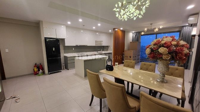 Bán căn hộ The Goldview Quận 4 diện tích 117m2, 3 phòng ngủ, 6,8 tỷ