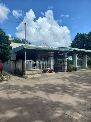  bán lô đất thuộc Tp Đồng Xoài - Tiến Hưng - DT = 7,5 x36- giá= 2,3 tỷ