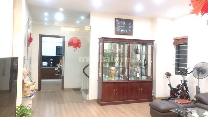 Nhà đẹp dân xây Nguyễn Văn Cừ Dt 69m2 5T Mt5m Lô góc Ôtô Ở Kd Vp Đtư