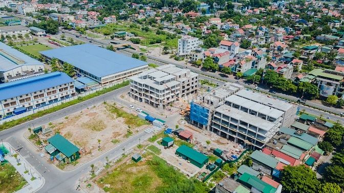 Bán nhanh căn Shophouse 5 tầng dự án Midtown One Tp Uông Bí giá 4 tỷ