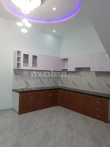 Nhà mới xay 4x14 giá 840tr ngay thị trấn đức hòa 
