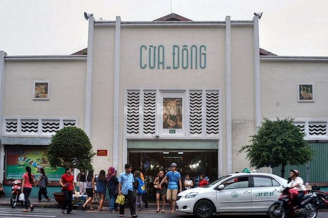 Sang sạp rau củ quả chợ quận 1