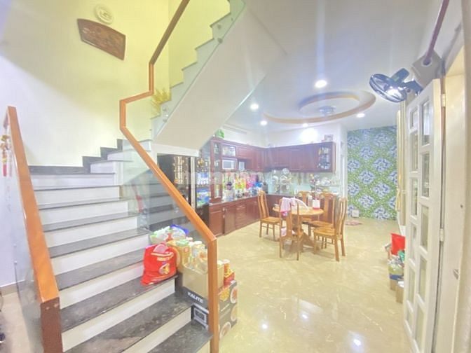 Bán nhà HXH Q. Tân Bình mới đẹp 3 tầng 3 PN  74m2, nội thất cao cấp.