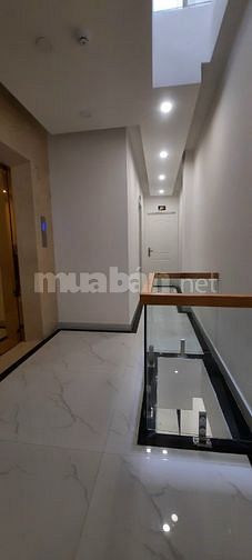 Mặt Tiền 6 Lầu Thang Máy 4,2x25(100m2) Hoa Hồng thu nhập 130tr/Tháng