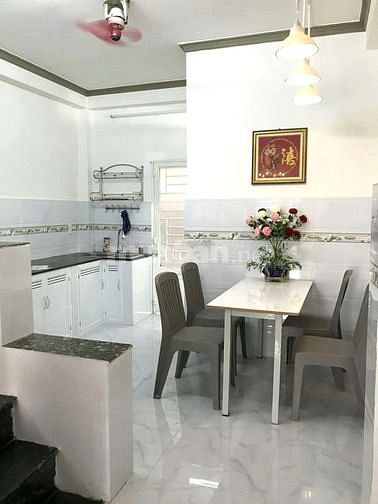 Bán nhà đường Gia Phú Q6 gần chợ Bình Tây.