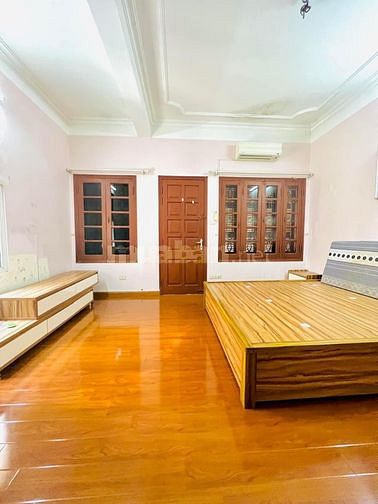 BÁN GẤP NHÀ NGUYỄN CAO- LÔ GÓC - MẶT TIỀN RỘNG - GẦN PHỐ