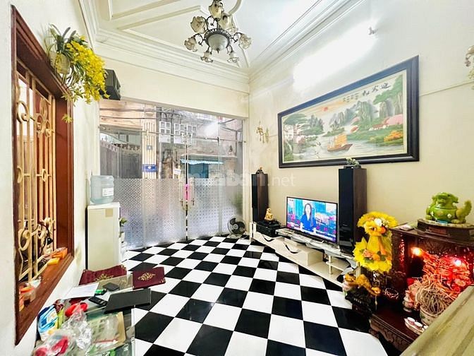 BÁN GẤP NHÀ NGUYỄN CAO- LÔ GÓC - MẶT TIỀN RỘNG - GẦN PHỐ