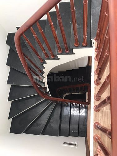 Bán nhà 5 tầng tai ngõ 37 phố Dịch Vọng Cầu Giấy Hà Nội.