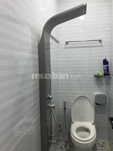 - Bán nhà hẻm xe hơi đường Trần Bình Trọng F1Q.5 . Giá 7 tỷ ít lộc 